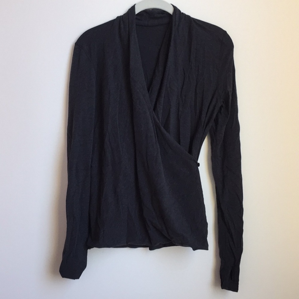 Lululemon Dary Grey Wrap V-Neck Tee Size 6